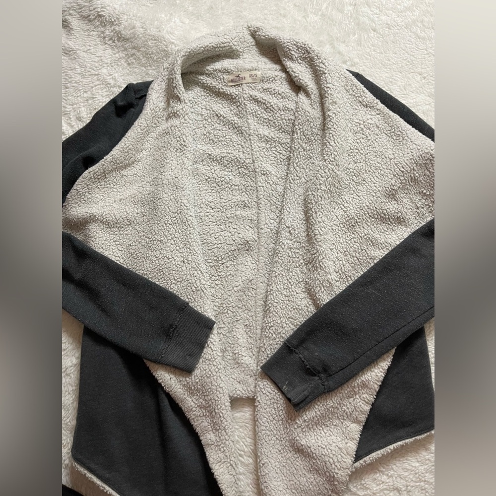 Women’s/ Teen girls Hollister cardigan sweater